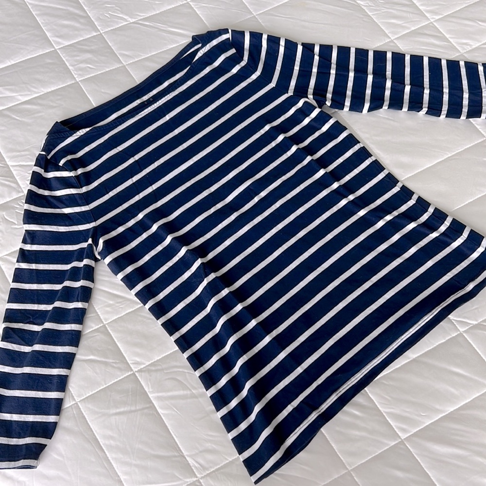 Comfy 3/4-sleeve Striped Shirt